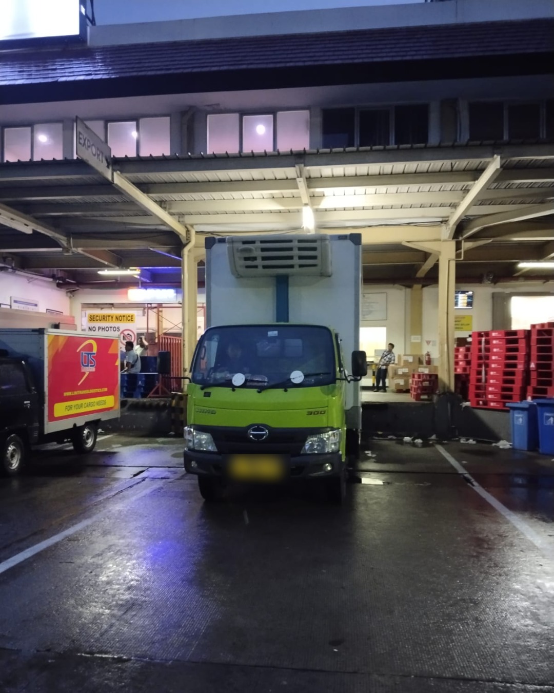 Premium service eksport fruit to airport