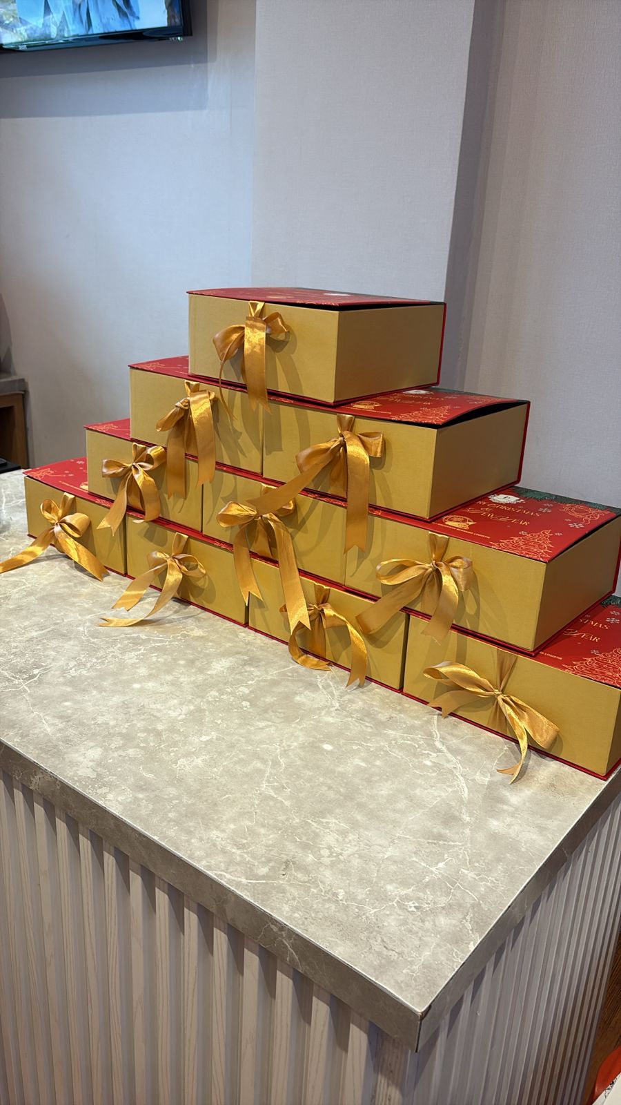 Hampers of appreciation for our loyal customer - Photo 1